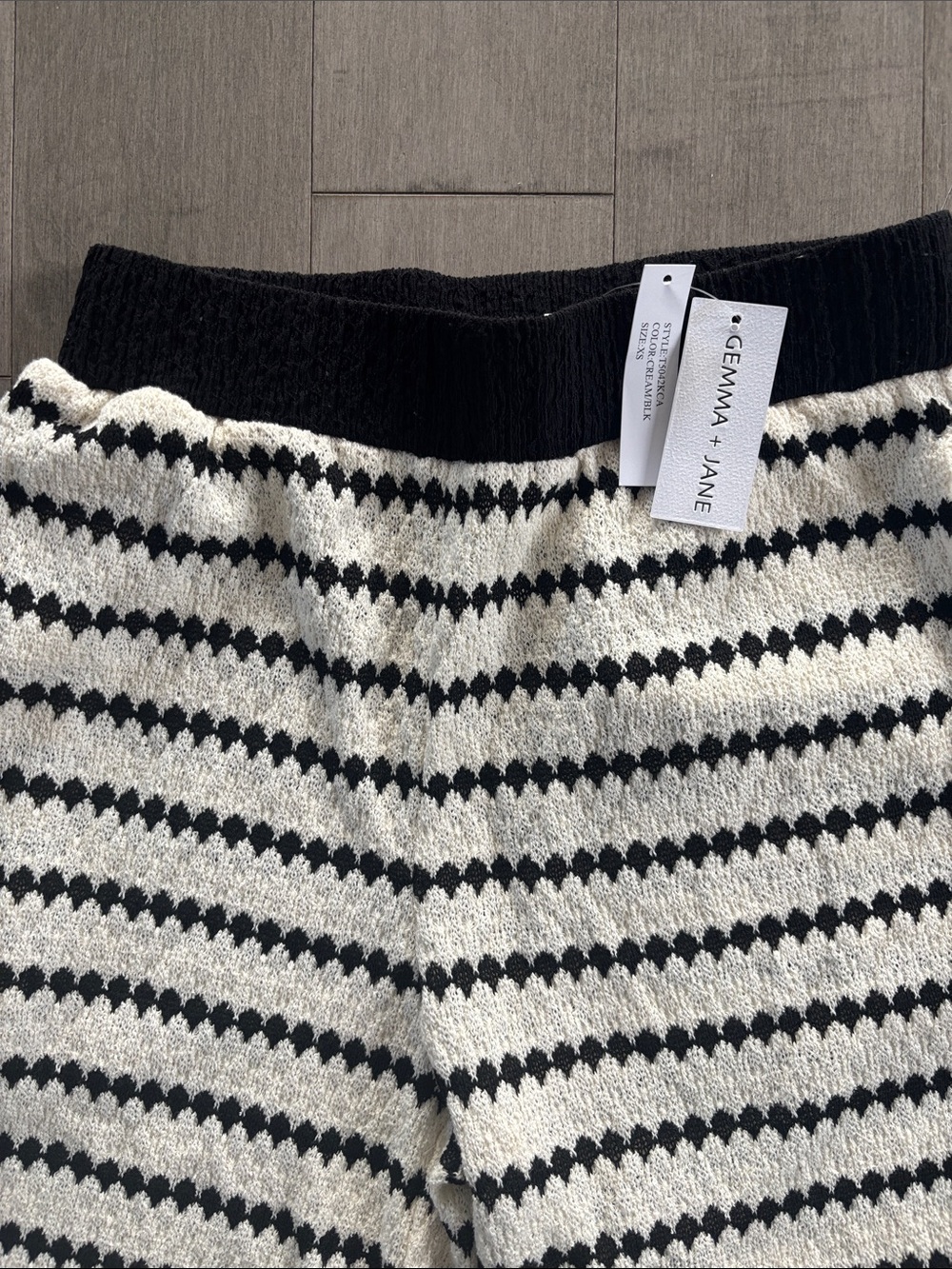 Black & White Wide Leg Knit Pants - Picture 2 of 8